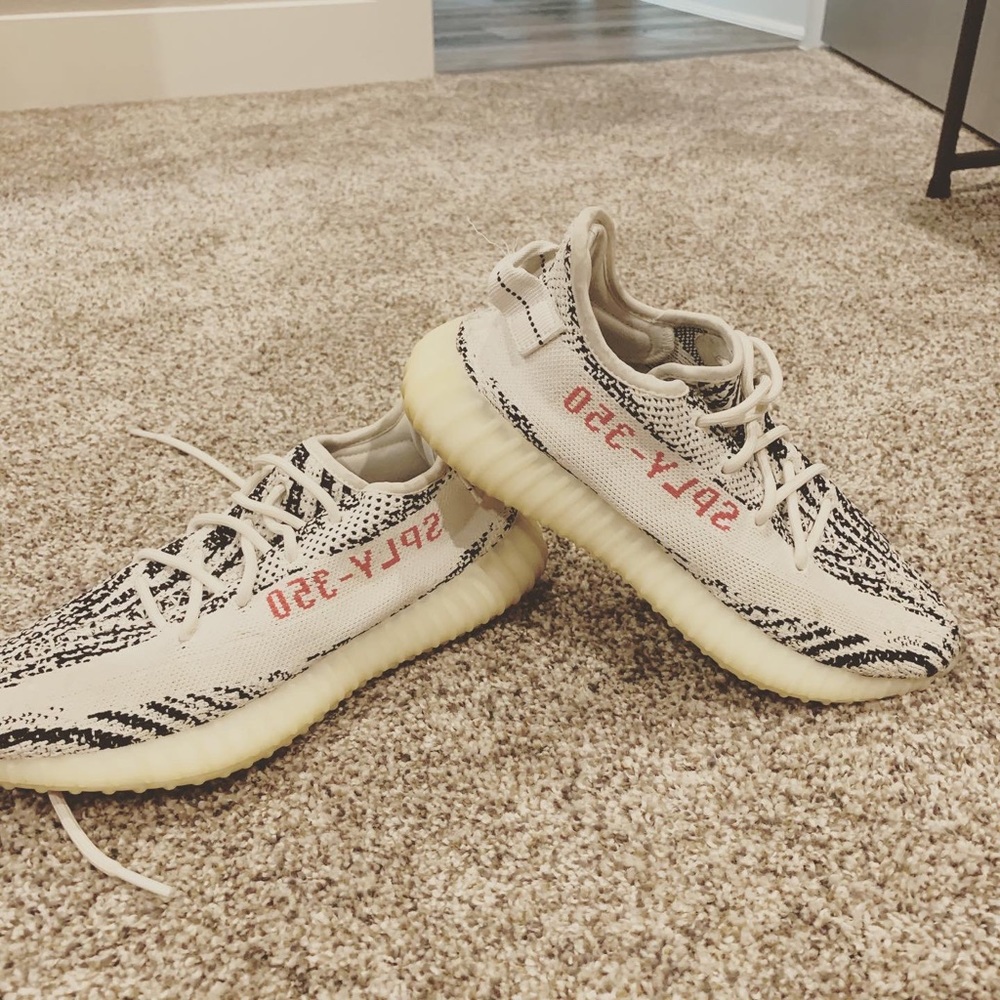 USED Yeezy Boost 350 zebra